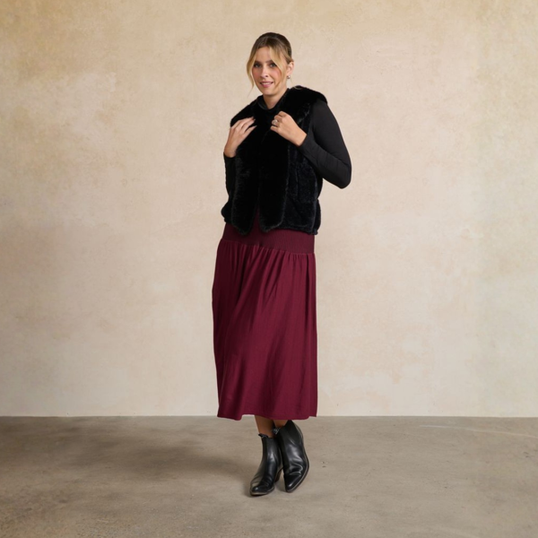 vest-knit-design-wfaux-furt-collar-black-holmes-fallon